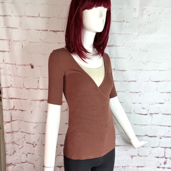PST Brown Ribbed Knit Surplice Faux Wrap Deep V-Neck Short Sleeve Top Size M - Picture 11 of 11